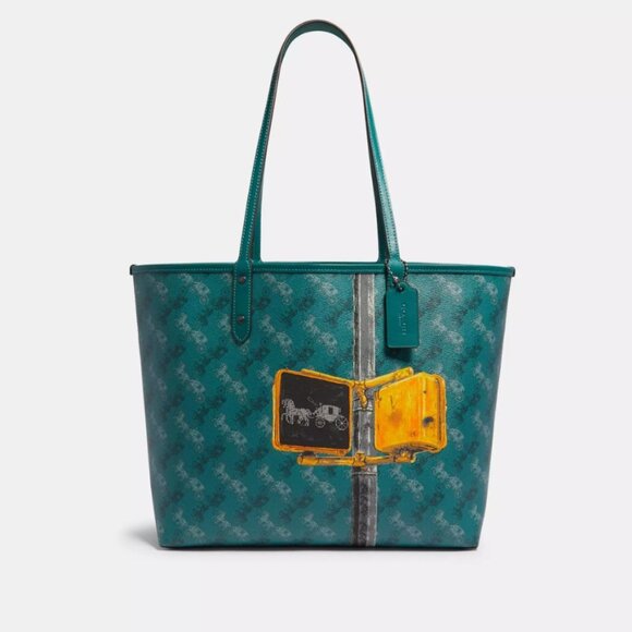 Coach Reversible City Tote With Horse And Carriage Print 2019 - F82135 NWOT - Picture 1 of 11